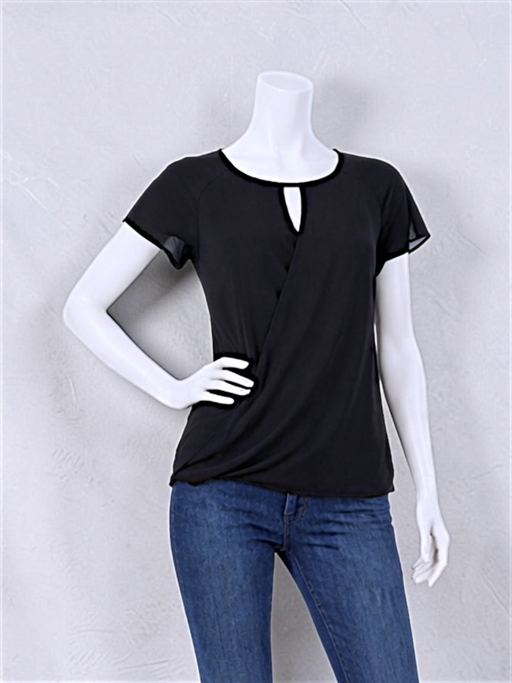 Black Short Sleeve Keyhole Front Top
